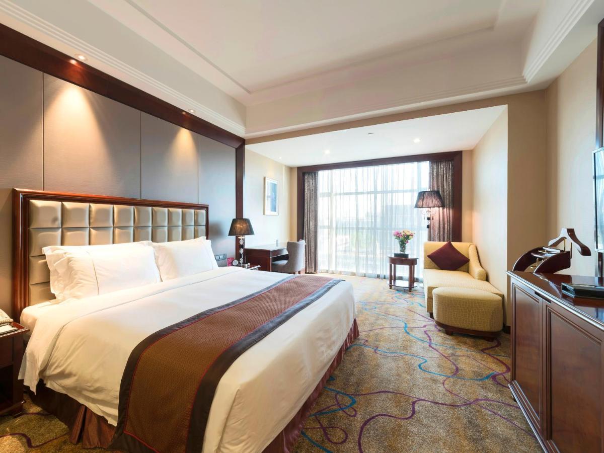 Shenzhen Baohengda International Hotel ภายนอก รูปภาพ