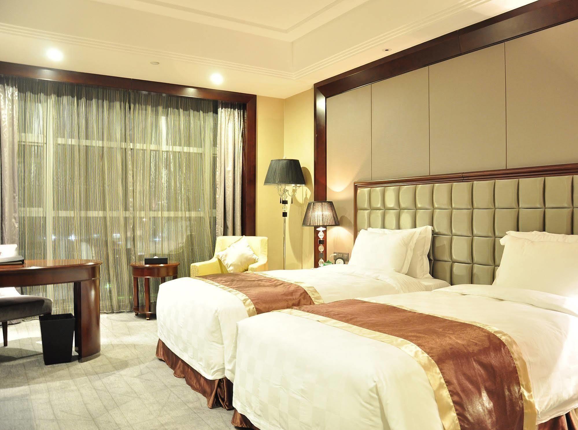 Shenzhen Baohengda International Hotel ภายนอก รูปภาพ