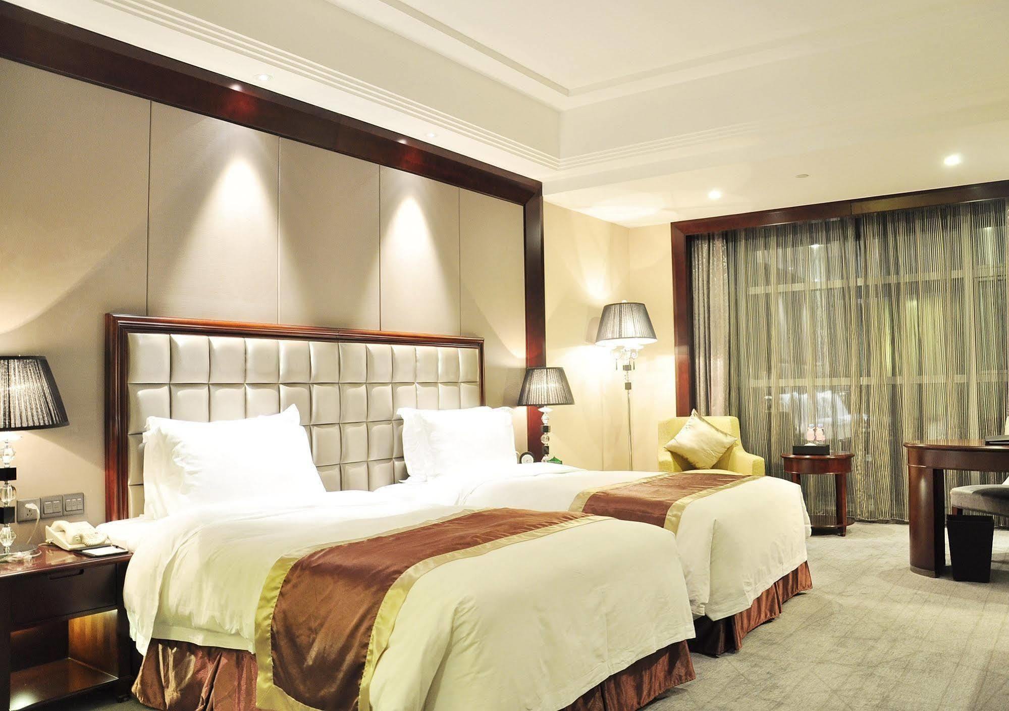 Shenzhen Baohengda International Hotel ภายนอก รูปภาพ