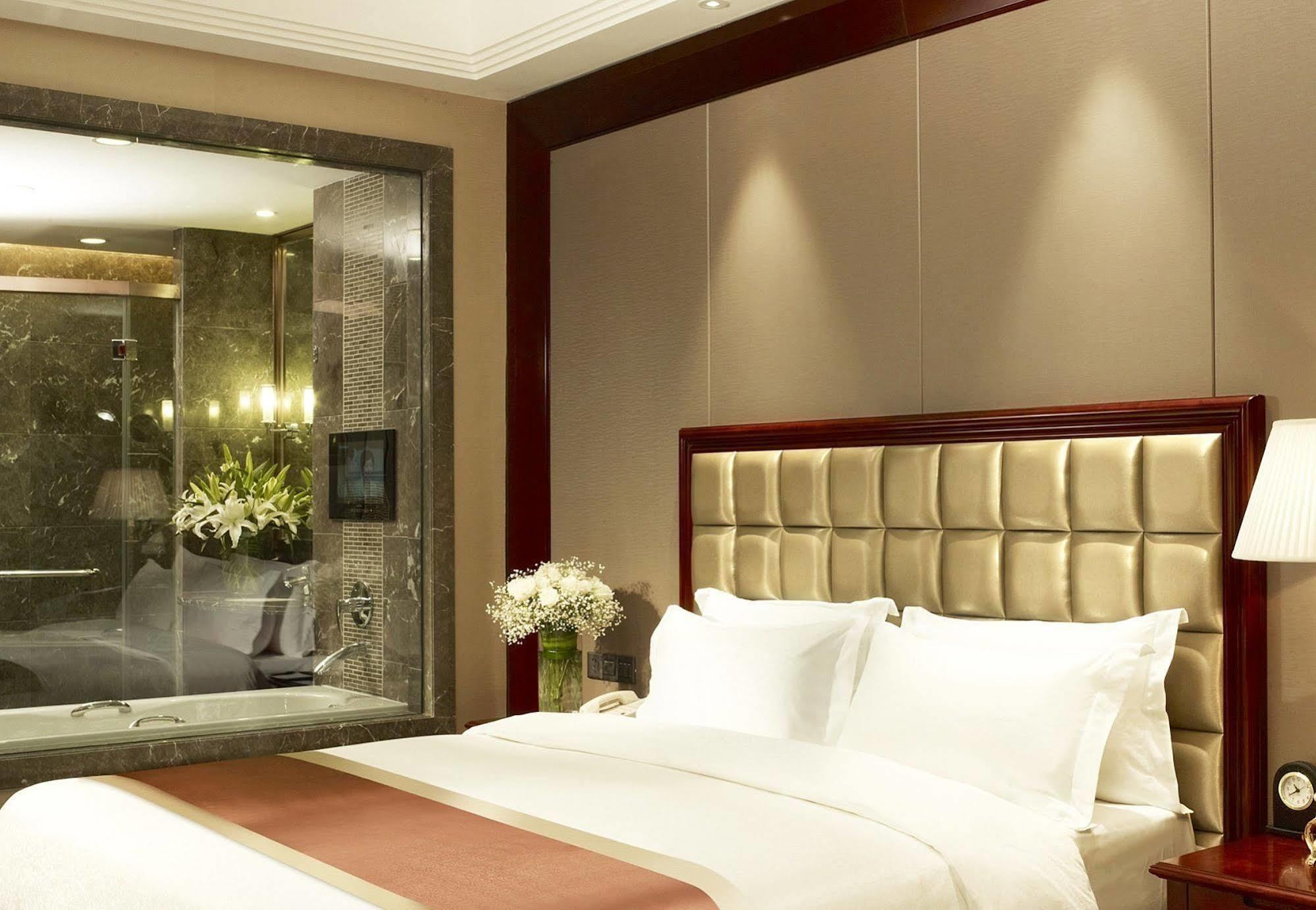 Shenzhen Baohengda International Hotel ภายนอก รูปภาพ