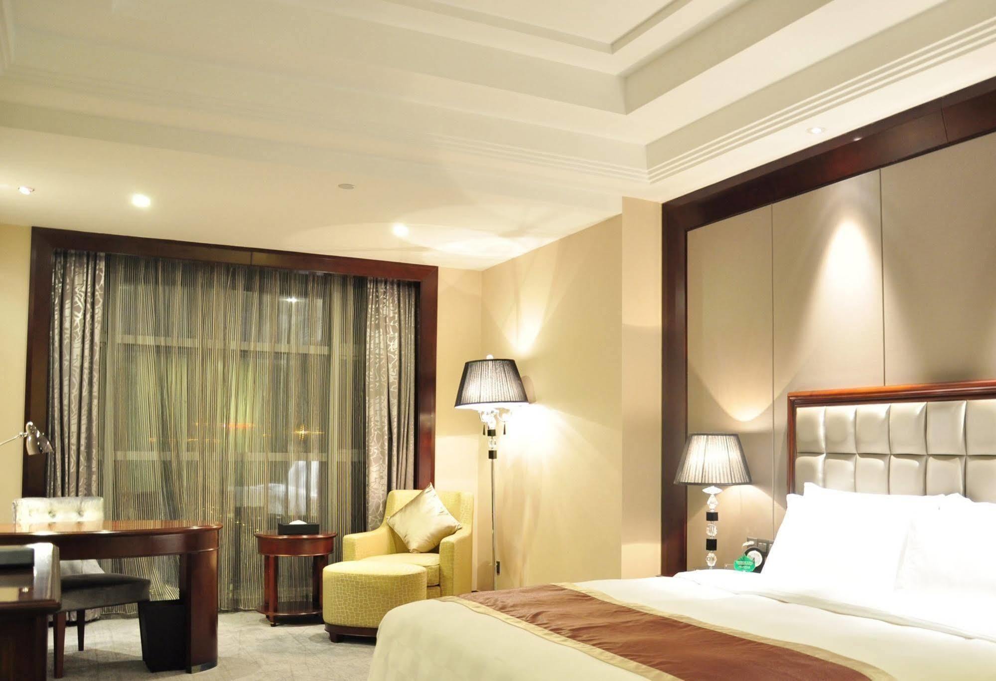 Shenzhen Baohengda International Hotel ภายนอก รูปภาพ